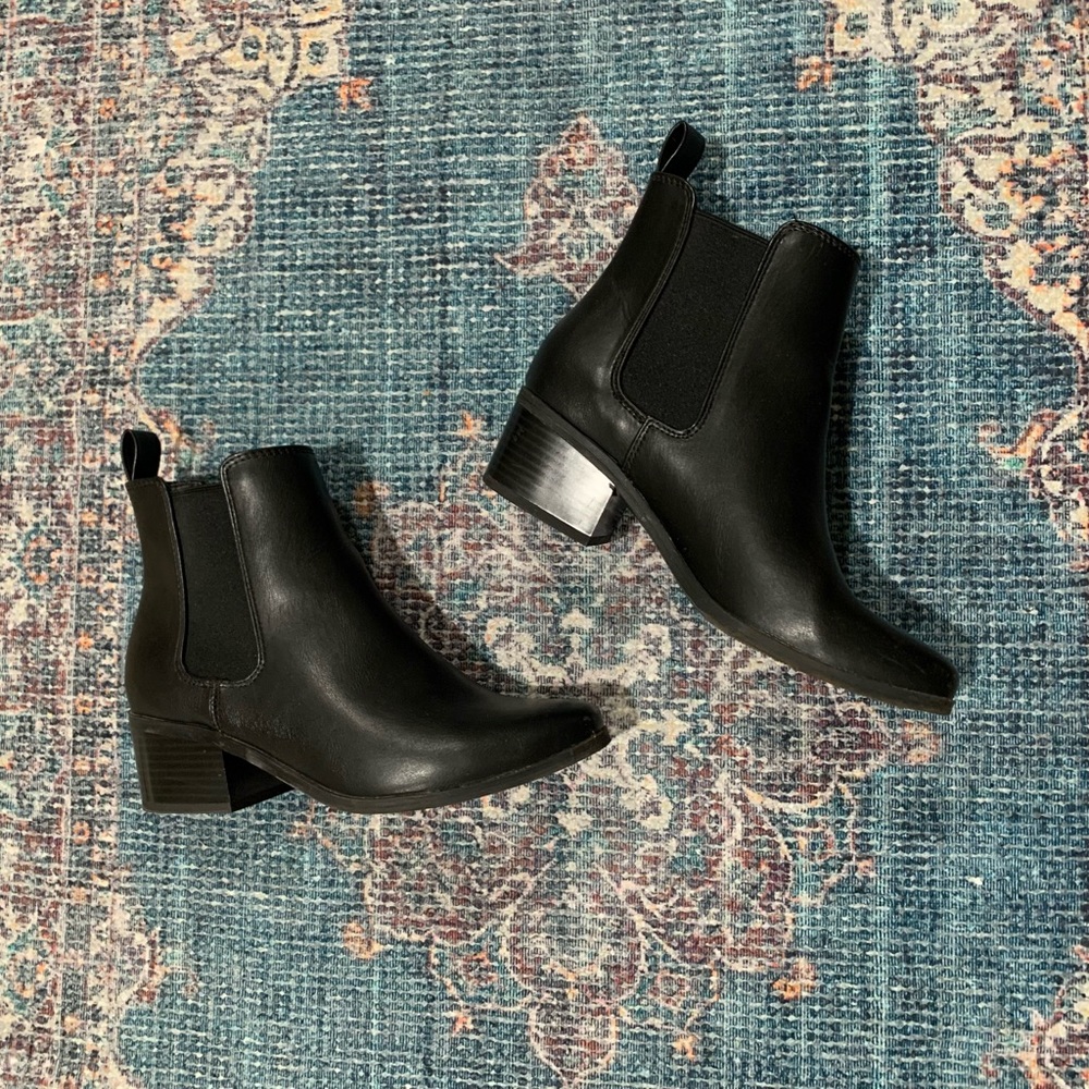 Chelsea Boots (A New Day)